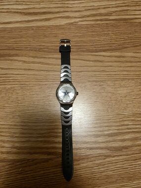 Men's Silver and Black Star Dial Sport Watch